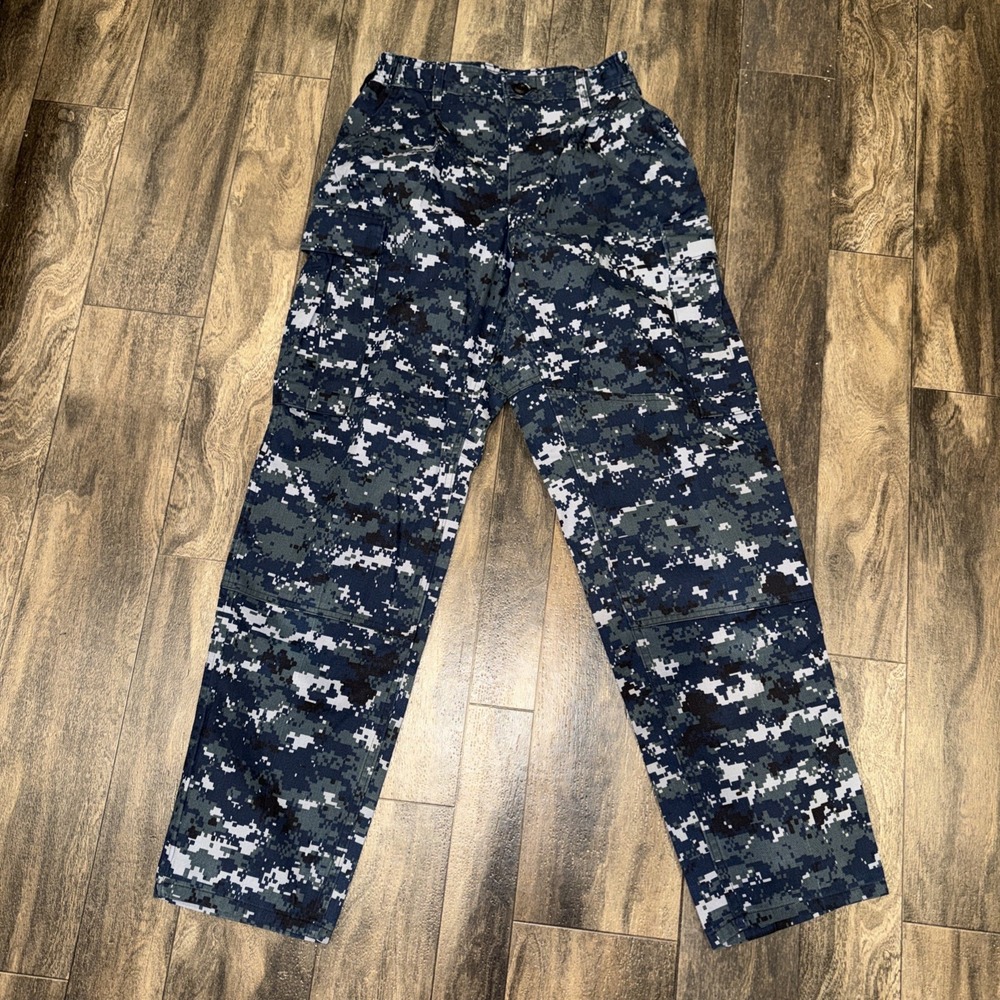 U.S. Navy Working Uniform (NWU) Type l Digital Camouflage Cargo Pants Size Small